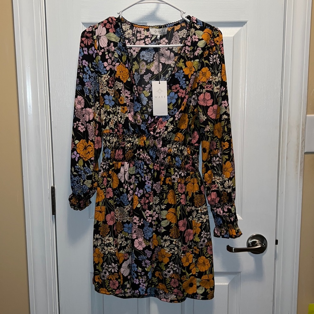 Cutest BOHO Fall/Winter floral patterned dress! Flattering cut!! BNWT!
